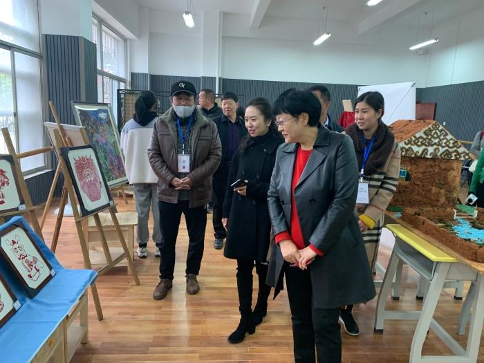 弘扬民族技艺成果 促进职业教育发展：昆明市举行中职学校民族技艺比赛