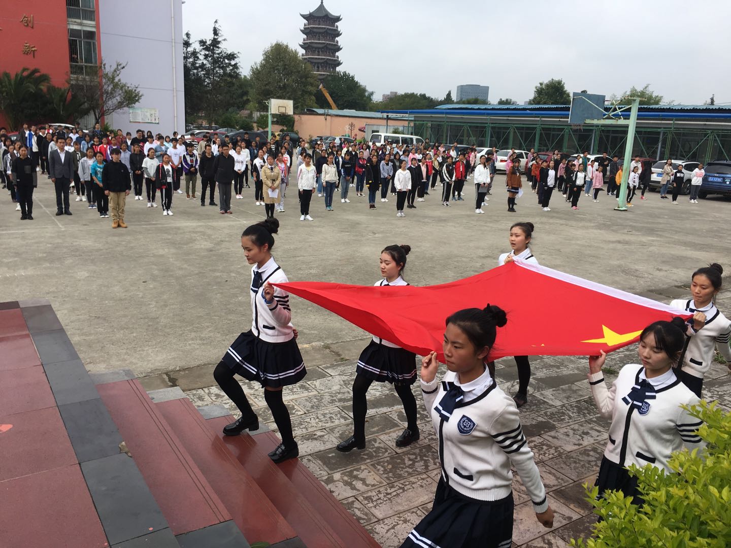 【校园动态】加强爱国主义教育 弘扬时代民族精神 ————昆明市艺术学校国庆庆祝活动